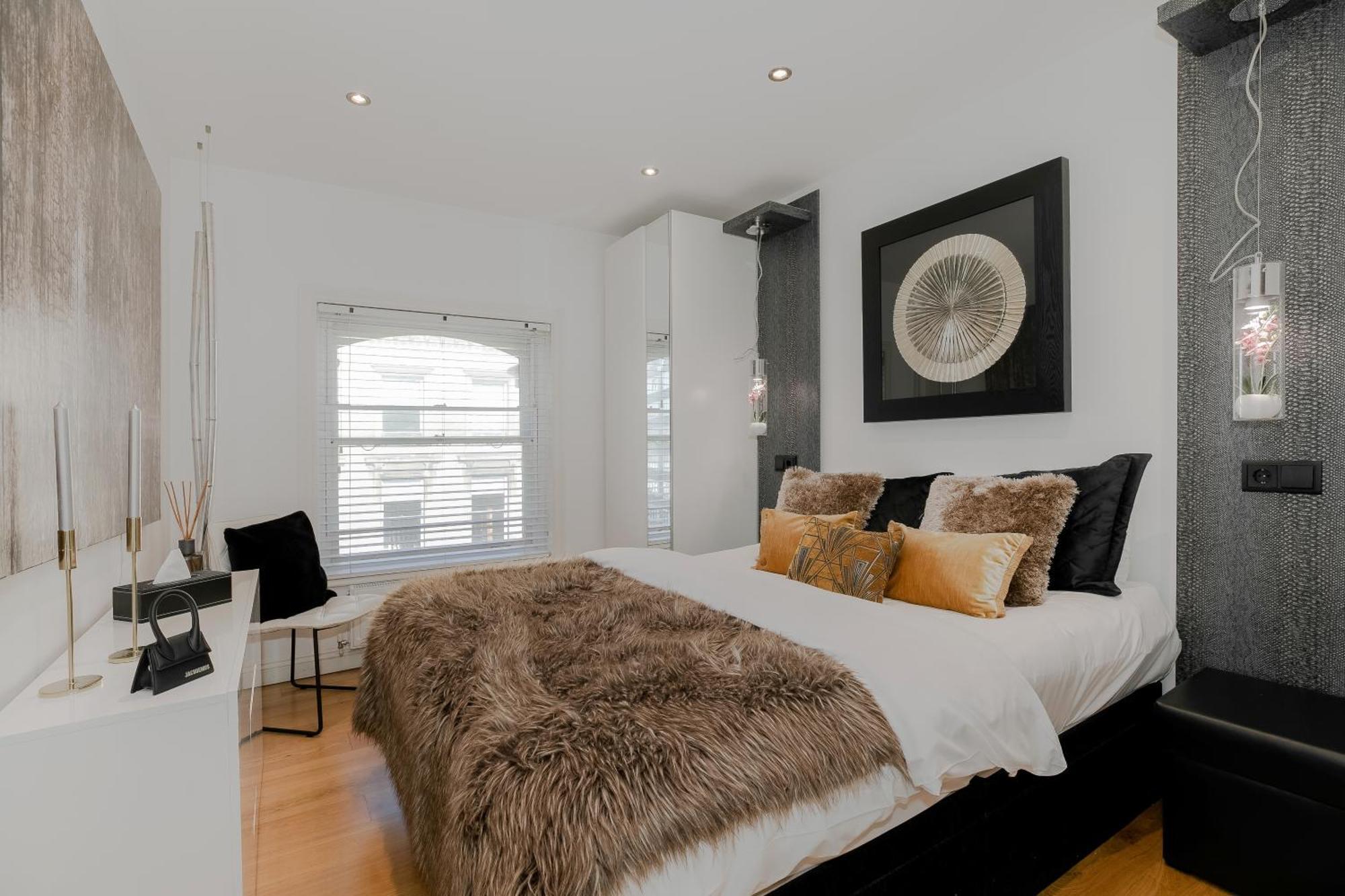 Cool Covent Garden Theatre Design Hub For Families Friends Couples Apartment London Exterior photo