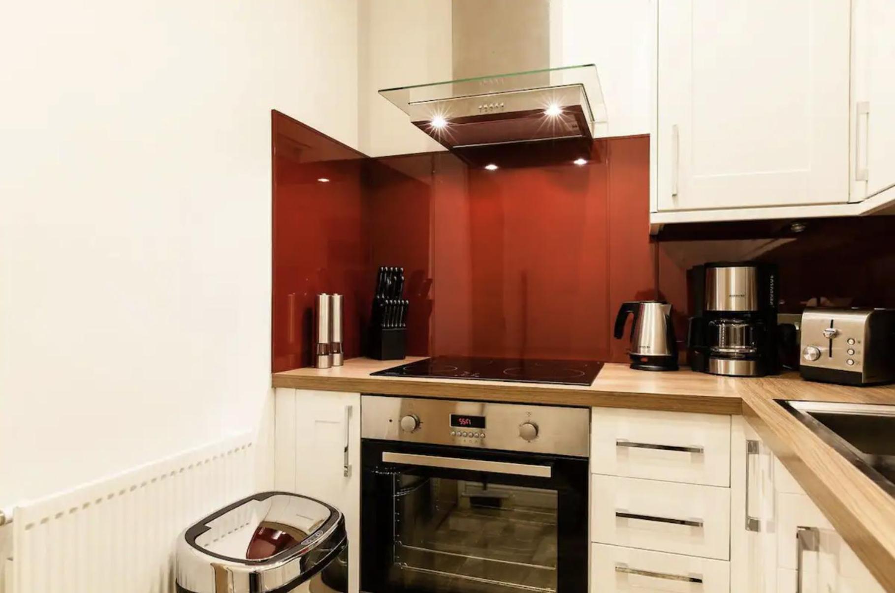 Cool Covent Garden Theatre Design Hub For Families Friends Couples Apartment London Exterior photo