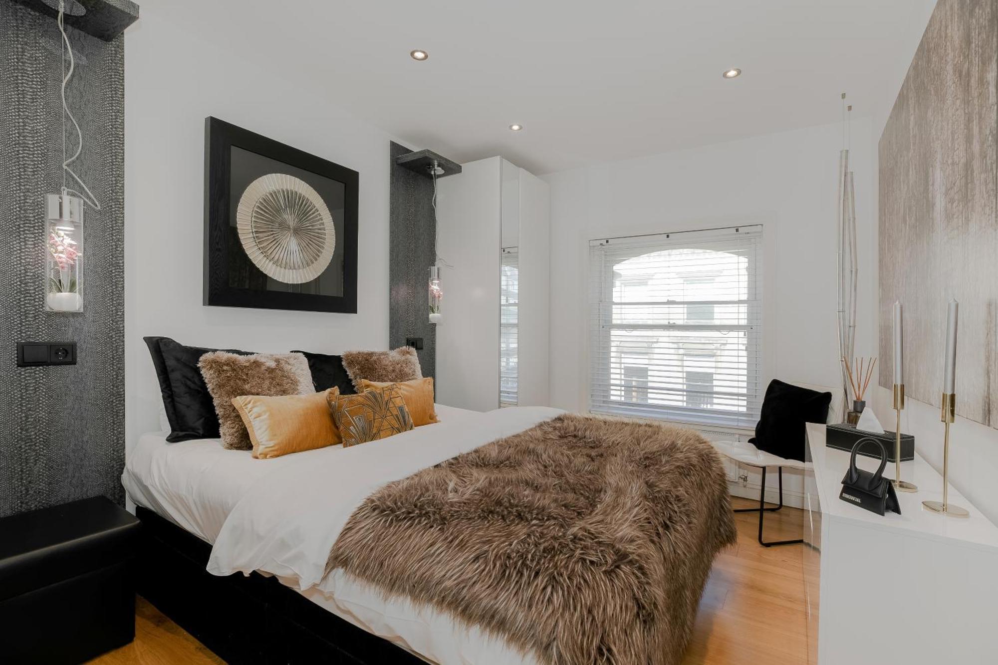 Cool Covent Garden Theatre Design Hub For Families Friends Couples Apartment London Exterior photo